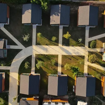 Kompleksi Turistik Armando Willa *